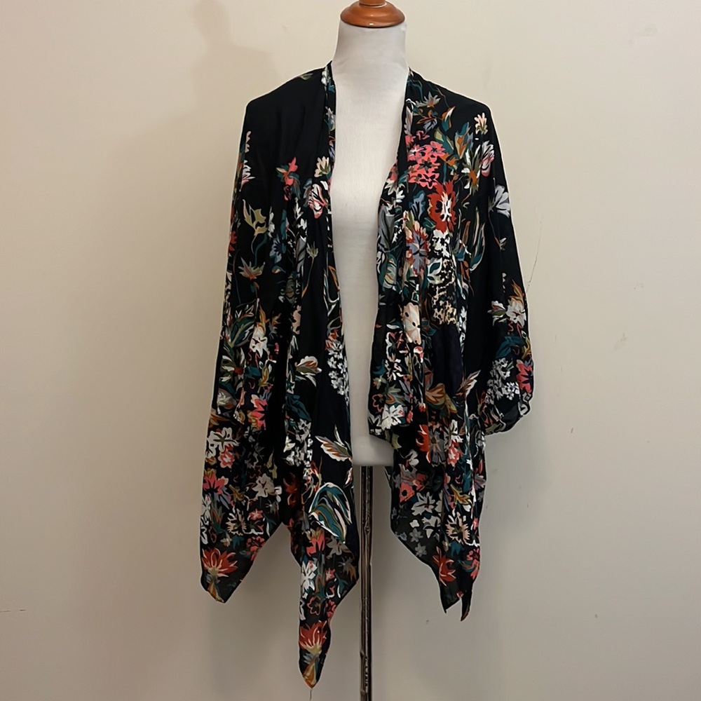 Saachi Black Floral Wrap
